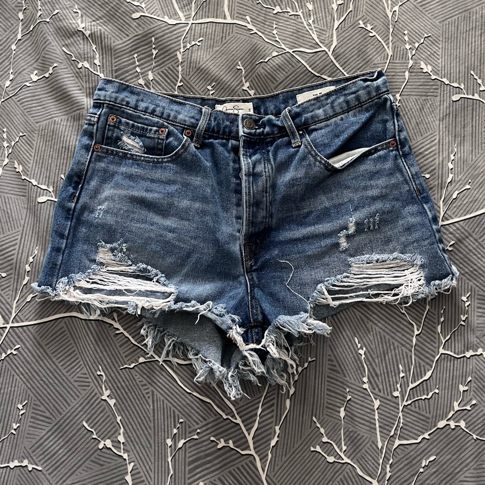Women’s Cutoff Jean Jessica Simpson Hug Me shorts size 29
